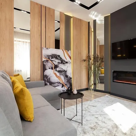 Royal Romantic With Bathtub