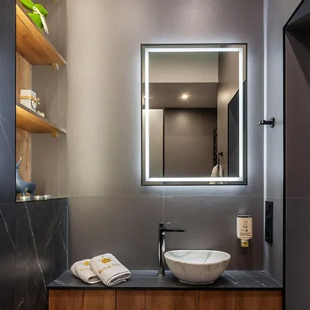 Royal Romantic With Bathtub Lemberg