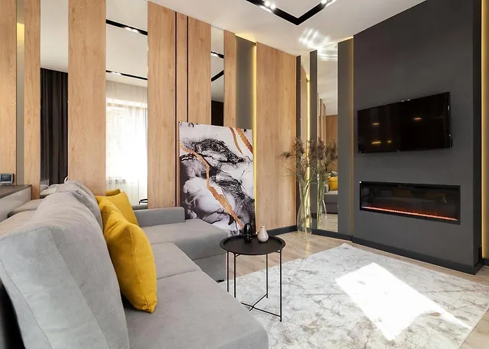 Royal Romantic With Bathtub