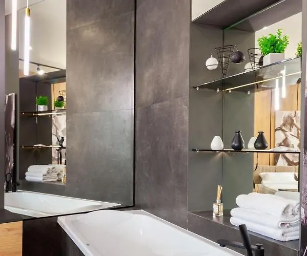 Royal Romantic With Bathtub Apartament