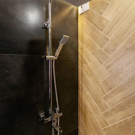 Royal Romantic With Bathtub *