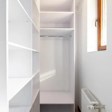 Royal Romantic With Bathtub *