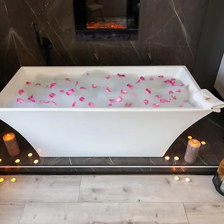 Royal Romantic With Bathtub * Lviv
