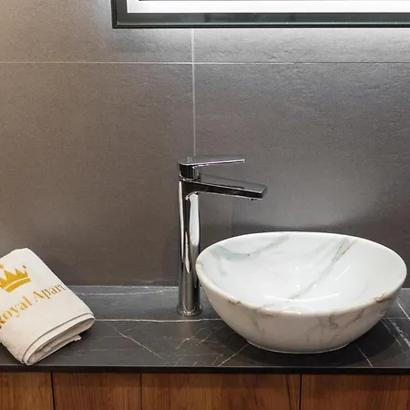 Royal Romantic With Bathtub 아파트 리비프