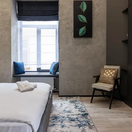 Royal Romantic With Bathtub Lviv