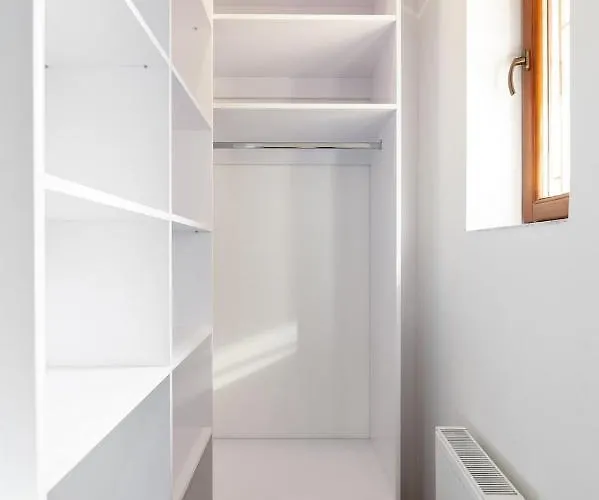 Royal Romantic With Bathtub *