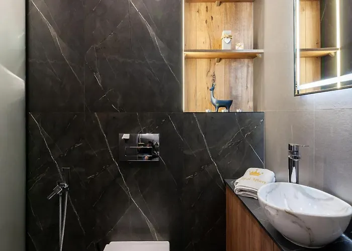 דירה Royal Romantic With Bathtub *