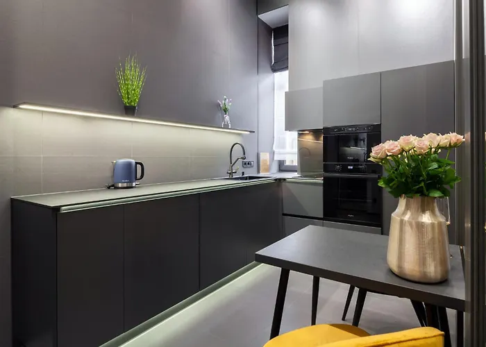 Royal Romantic With Bathtub