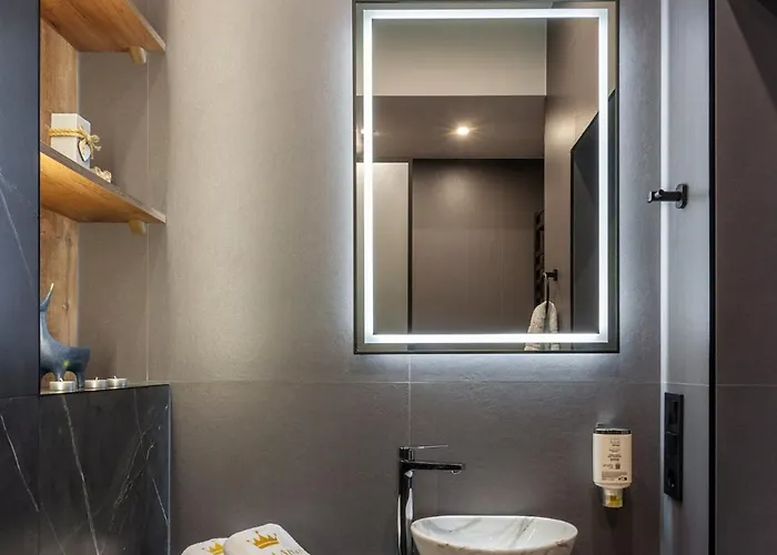 Royal Romantic With Bathtub לבוב