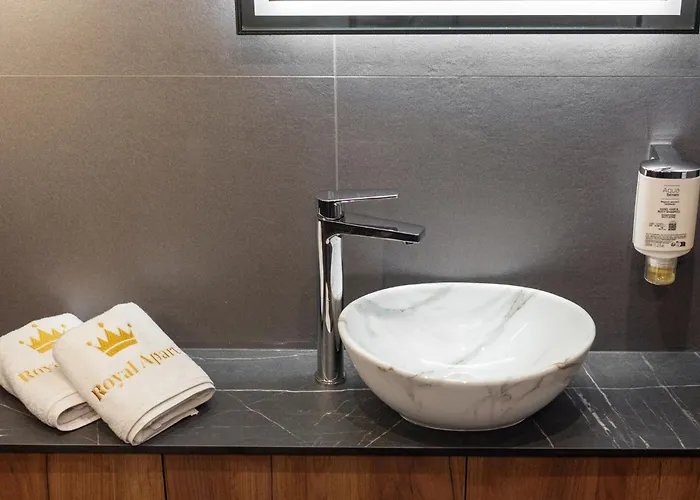 Royal Romantic With Bathtub Apartment Lviv